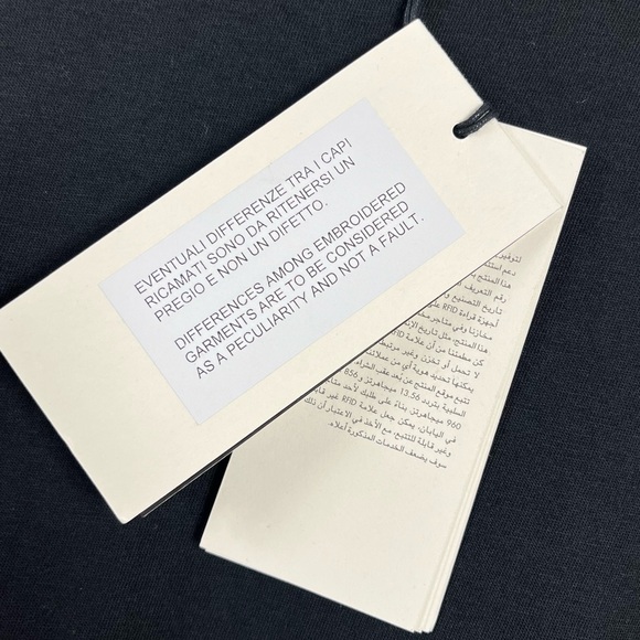 Gucci Oversized Embellished Sequin Detail T-Shirt Size Medium NWT Black Gold - Picture 9 of 12